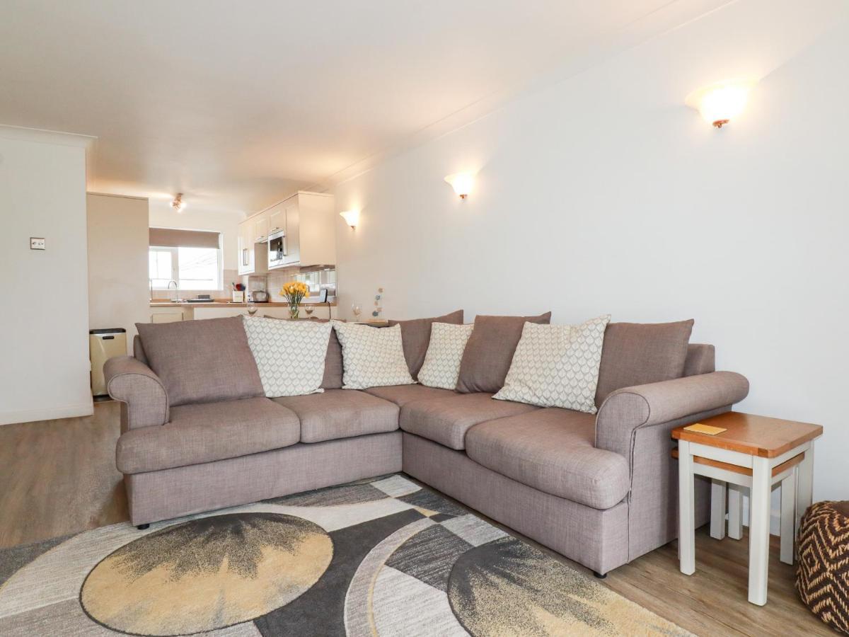 7 Europa Court Apartment